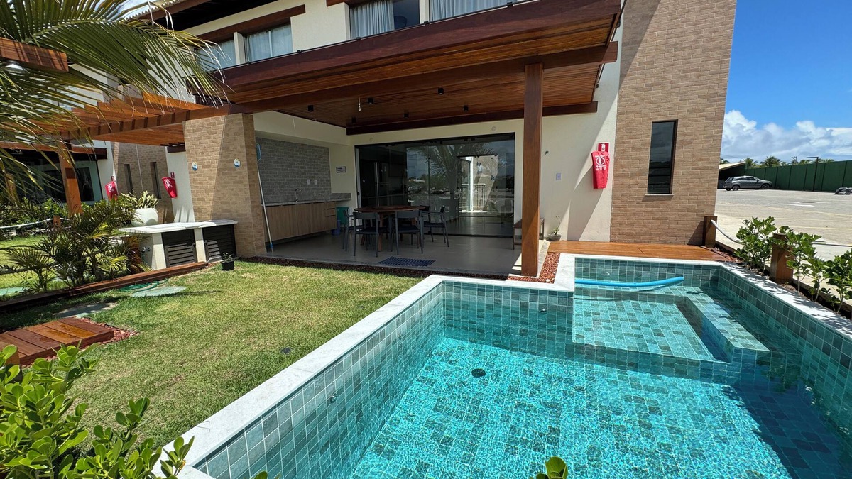 Imbassai House | Linda casa 3 suítes/ar. Piscina e hidro privativo cond frente mar