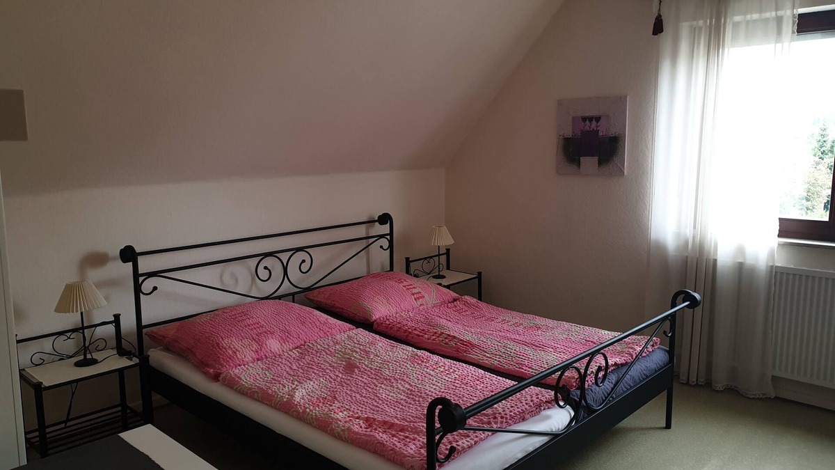 Fulda Apartment | Linda-Marie vacation apartment close to the city for up to 7 people