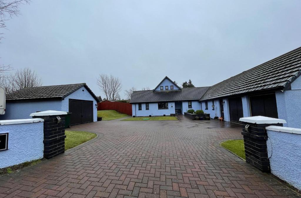 Ballindalloch House | Lindas Retreats Self catering accommodation 1 bedroom cottage or 3 bedroom House