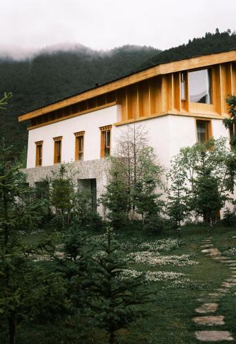 Shangri-La Hotel | Linden Centre Naada