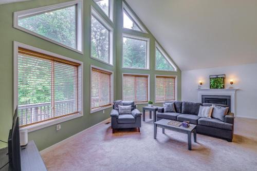 Linden House | Linden Family Home with Yard Less Than 5 Mi to Wineries!