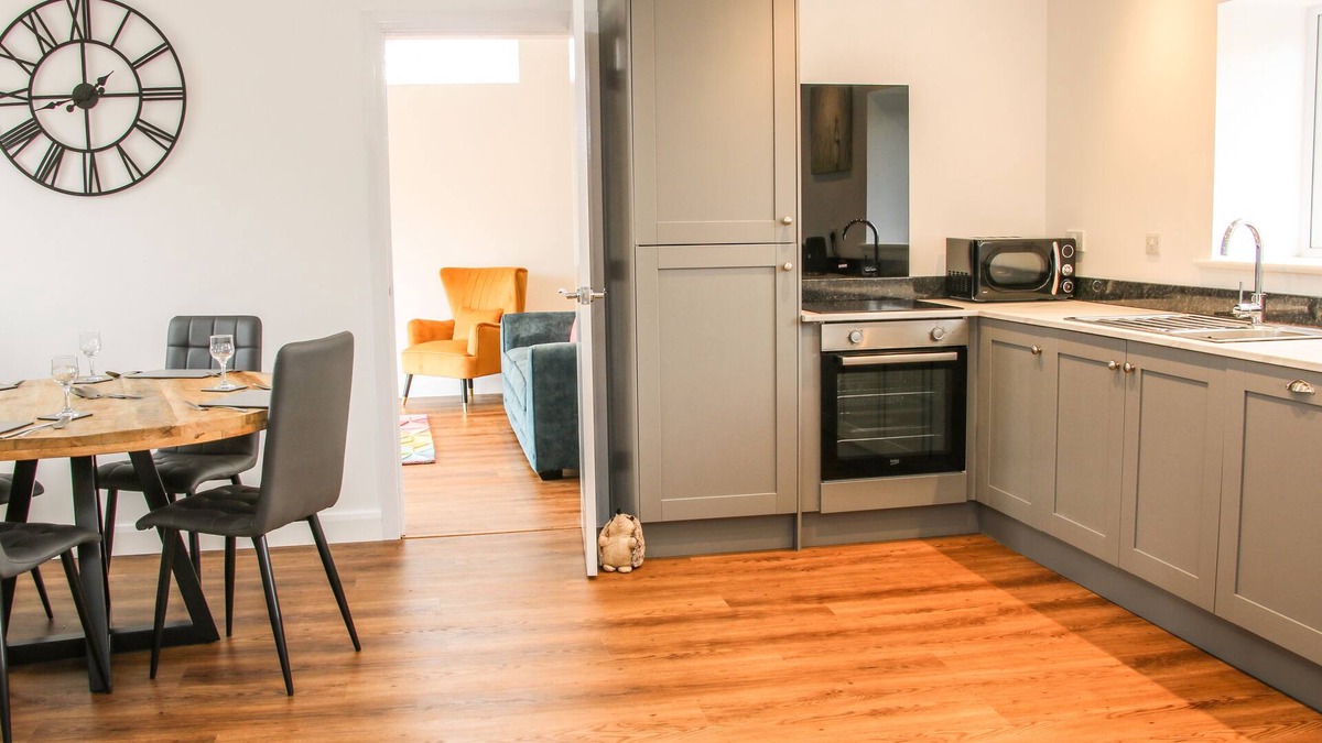 Stoney Stretton Cottage | LINDENS BARN, romantic, character holiday cottage in Minsterley