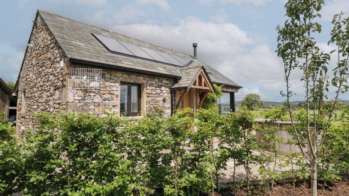 Warton Cottage | LINDETH CROFT, pet friendly, character holiday cottage in Carnforth