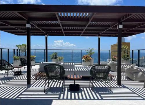 Graca Apartment | Lindo Studio de Alto padrão no Corredor da vitória com Cozinha Completa, Piscina e Academia no Rooftop, Lavanderia e Minimercado