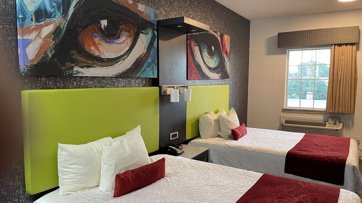 Lindsay Hotel | Lindsay Inn