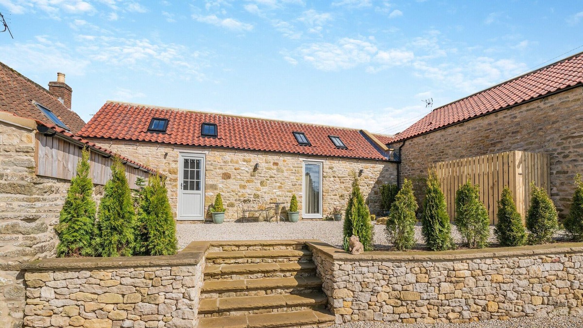 Newton-on-Rawcliffe Cottage | Ling at Holly House - UK44468