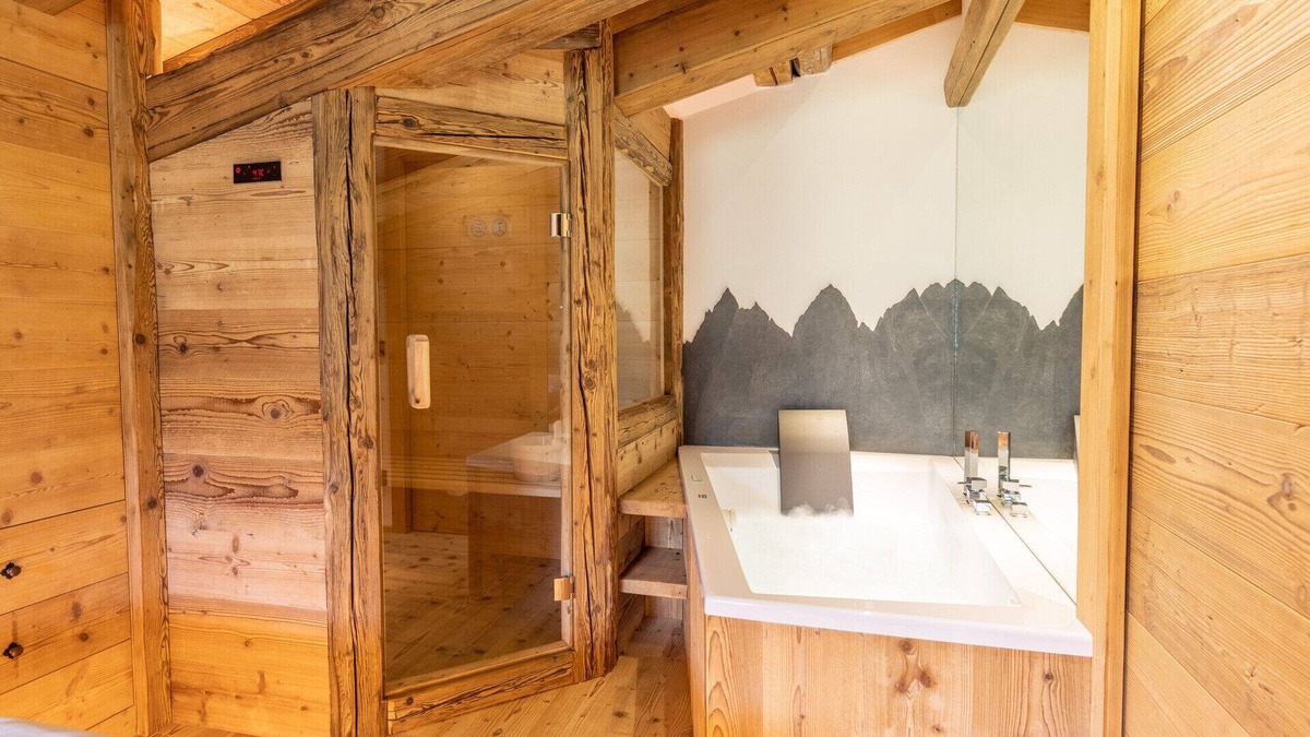 Borca di Cadore Apartment | Lino Deluxe Suite with Wellness