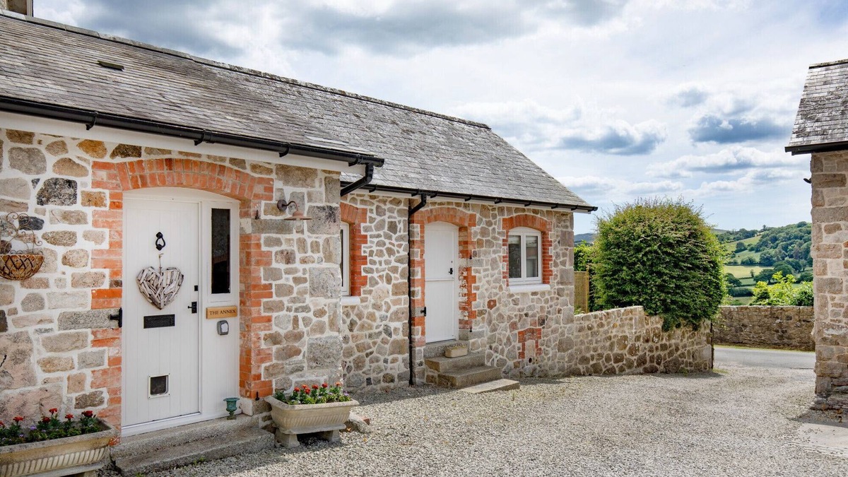 Moretonhampstead Cottage | Linscott Cottage - One bedroom pet friendly annex on edge of Dartmoor