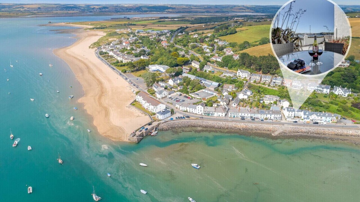 Instow House | Linwood - Four Bedroom House, Sleeps 8