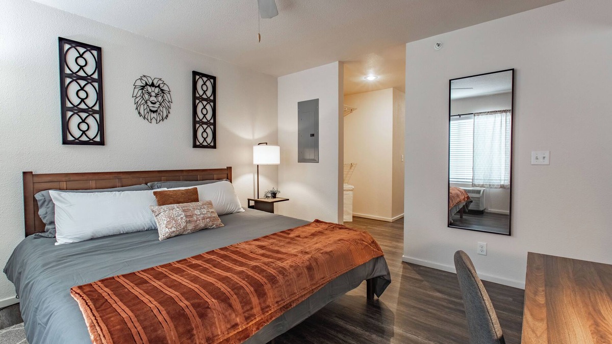 Prairie Village Apartment | Lion's Den 1 BR 1 BD Dedicated Worspace in the bedroom FREE carport WiFi Clean