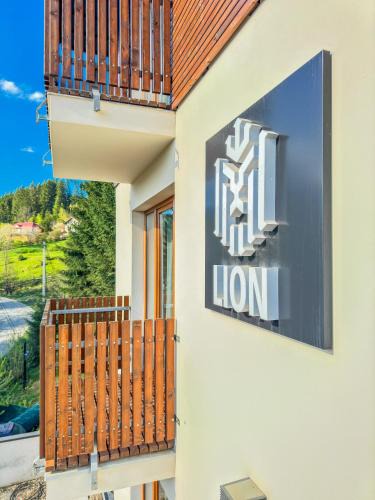 Polyanytsya House | Lion