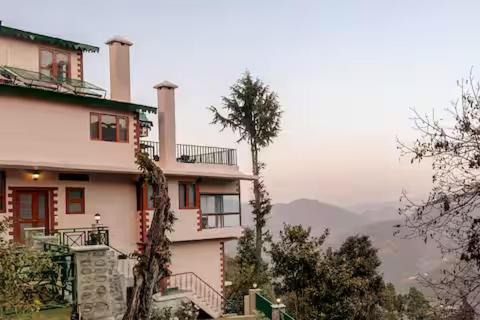 Gagar Villa | Lions Den Terrace Wing 4 BD Villa cook staff