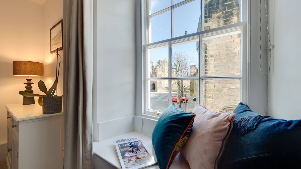 South Charlton Apartment | Lionsgate View, luxury apartment right opposite Alnwick Castle