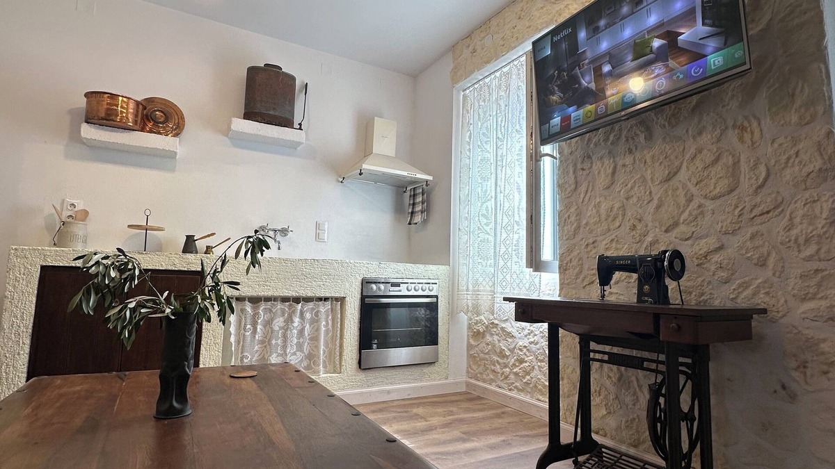 Esperion Apartment | Liotrivi Suites