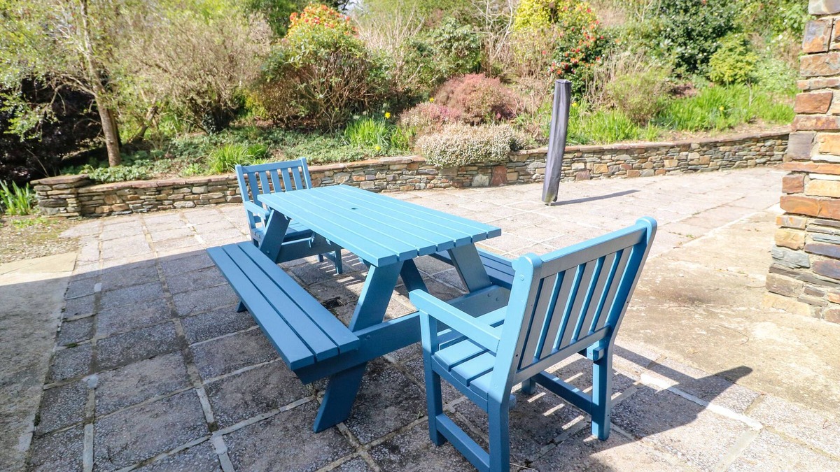 Union Hall Cottage | LIS-ARDAGH COTTAGE 1, family friendly in Union Hall, County Cork
