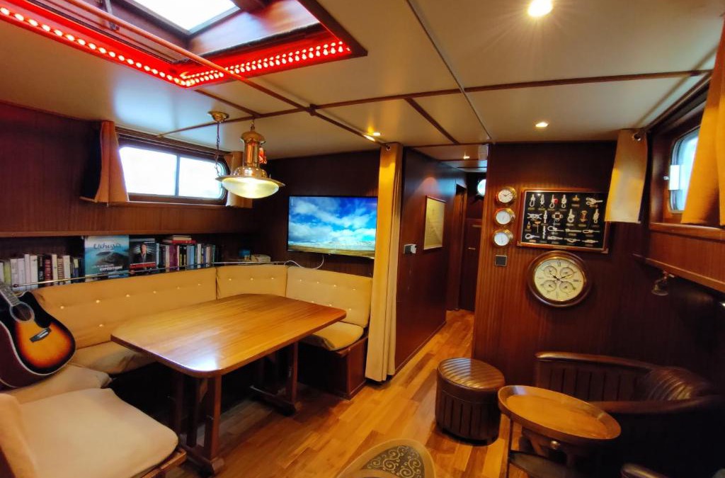 Malestroit Boat Rental | Lisbeth 1902