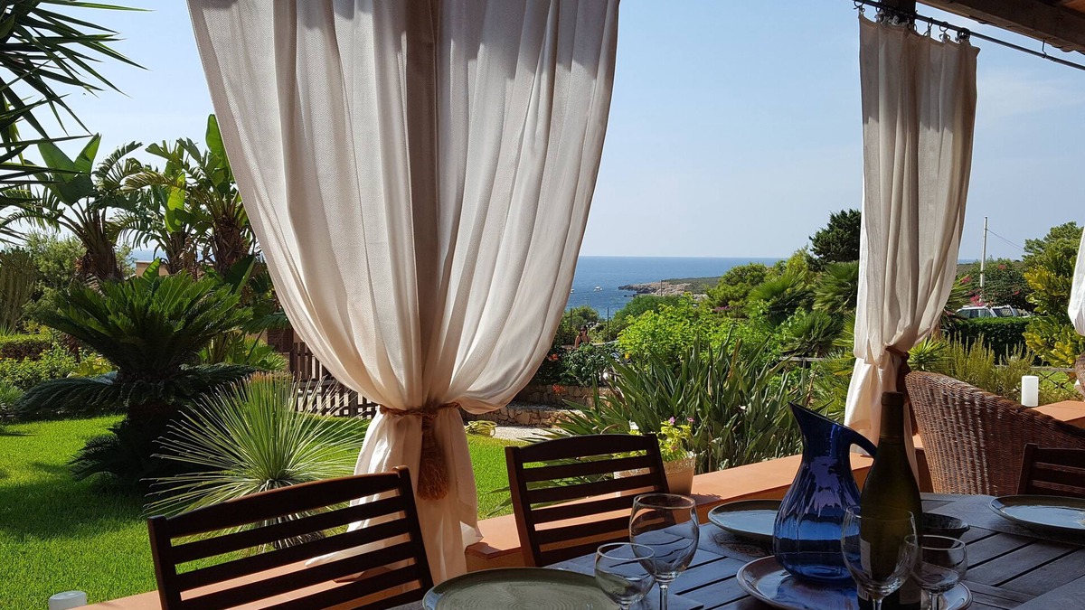 Cornino Cottage | Lisca Blu villa 6+2 pp, seaside, A/C, Wifi, free parking and 2 bathrooms. Dogs allowed