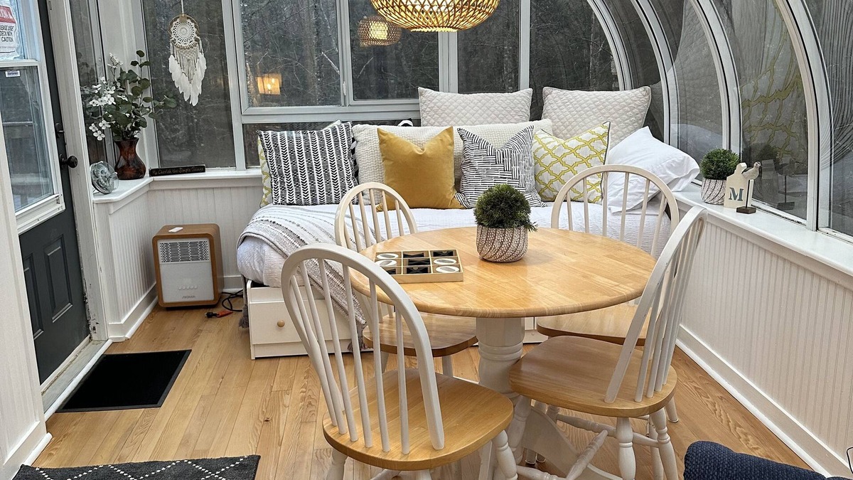 Mahone Bay Cottage | "Lisette's on Long Hill", cozy with boho charm