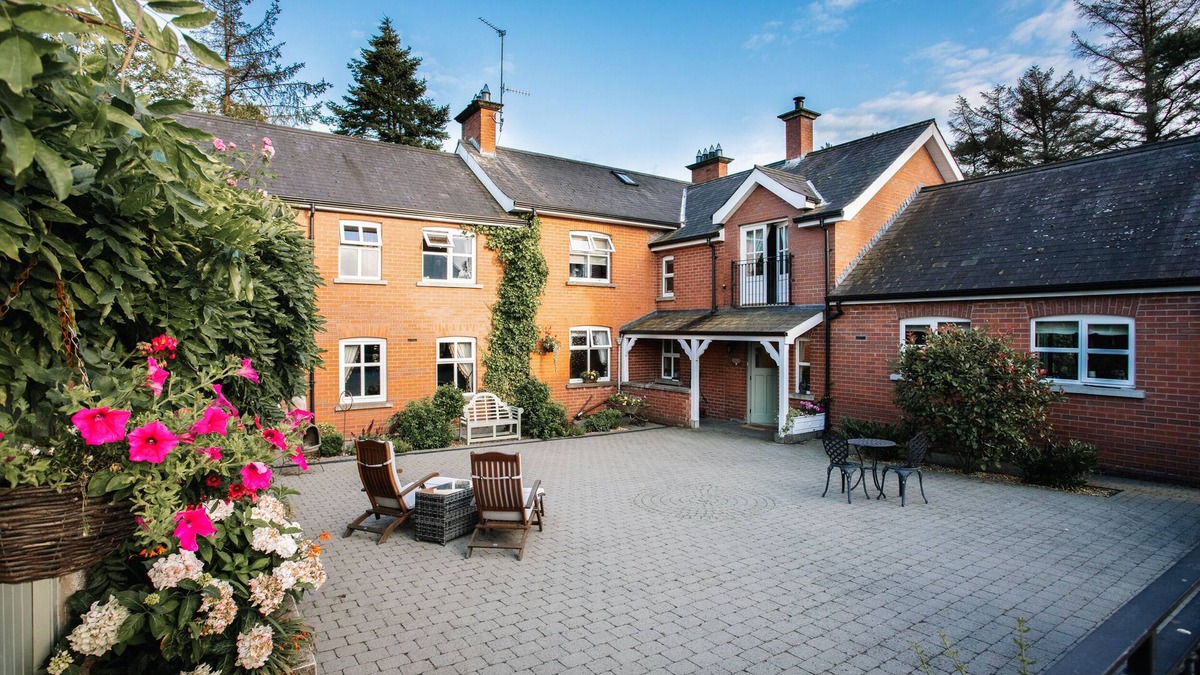 Dromore Bed & Breakfast | Lisnacurran B&B, Hot tub & Sauna - The Green Room