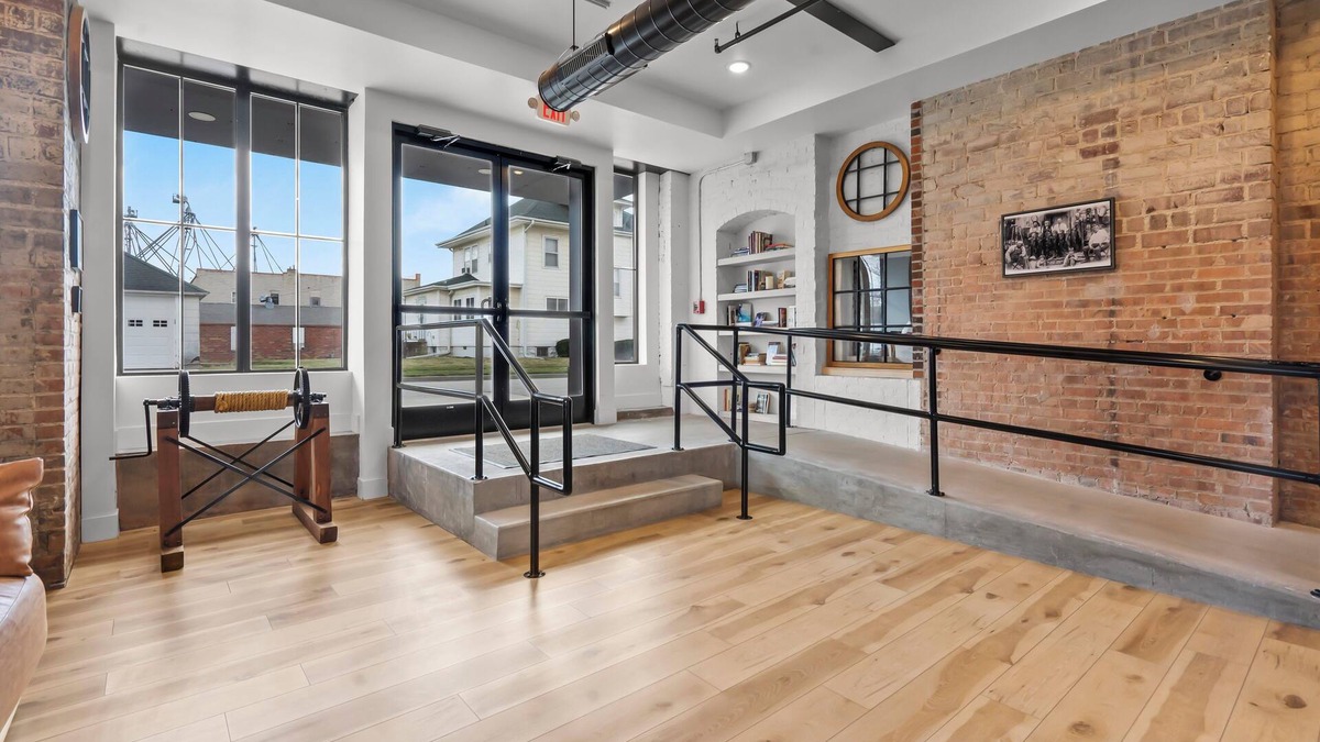 Solon Apartment | Literary Professors Writers Loft built in 1915 restored 2022