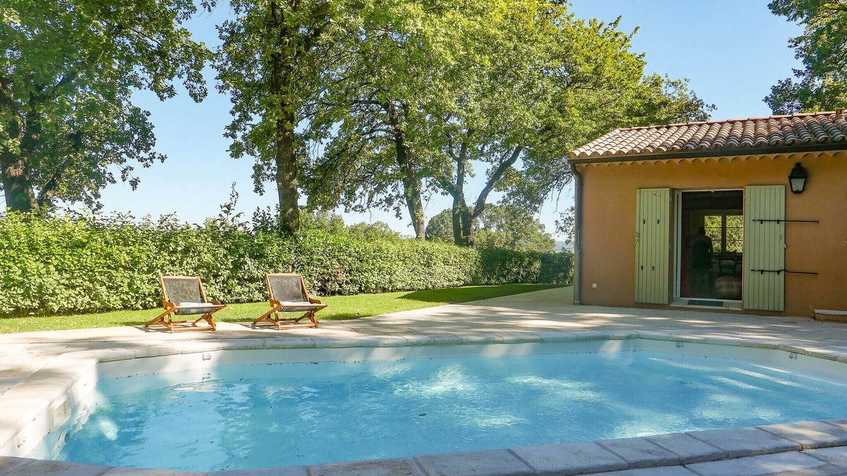 Saint-Paul-Trois-Chateaux Ski Chalet | little house on the colline,swimming pool and petanque court