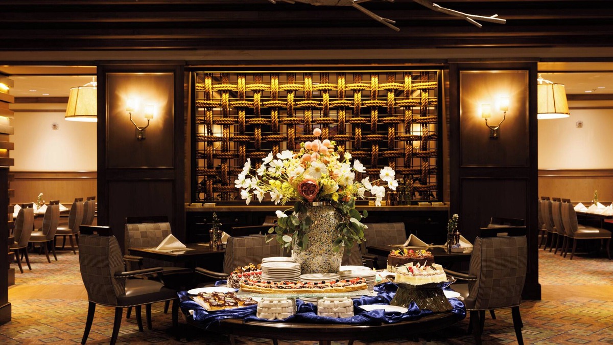 Downtown Salt Lake City Hotel | Little America Hotel