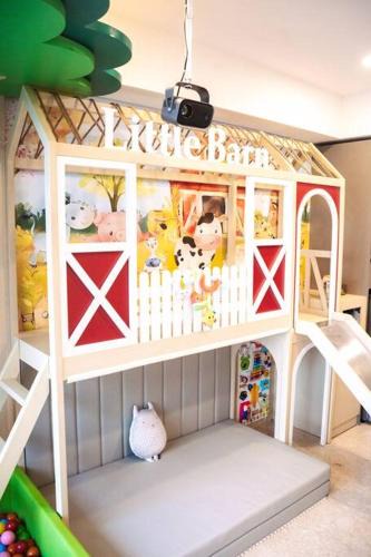 Pantai Indah Kapuk Apartment | Little Barn by Little Bnb