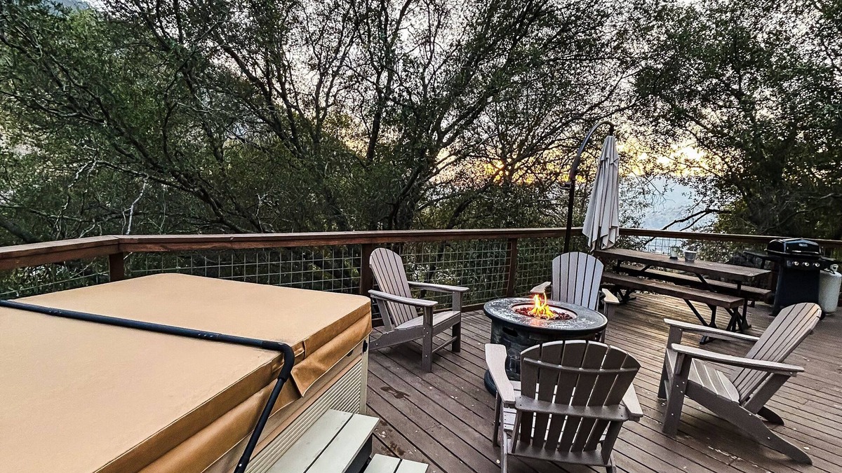 Three Rivers House | Little Bear Cottage Private,Luxury Getaway!SPA! FIRE PIT! 3 MLS FROM SNP