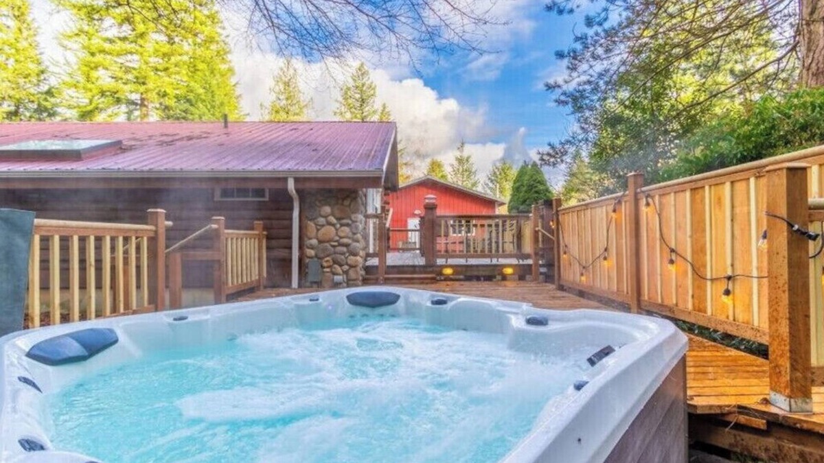 Gold Bar Cabin | Little Bear's Bungalow; Log Cabin w/Mountain views