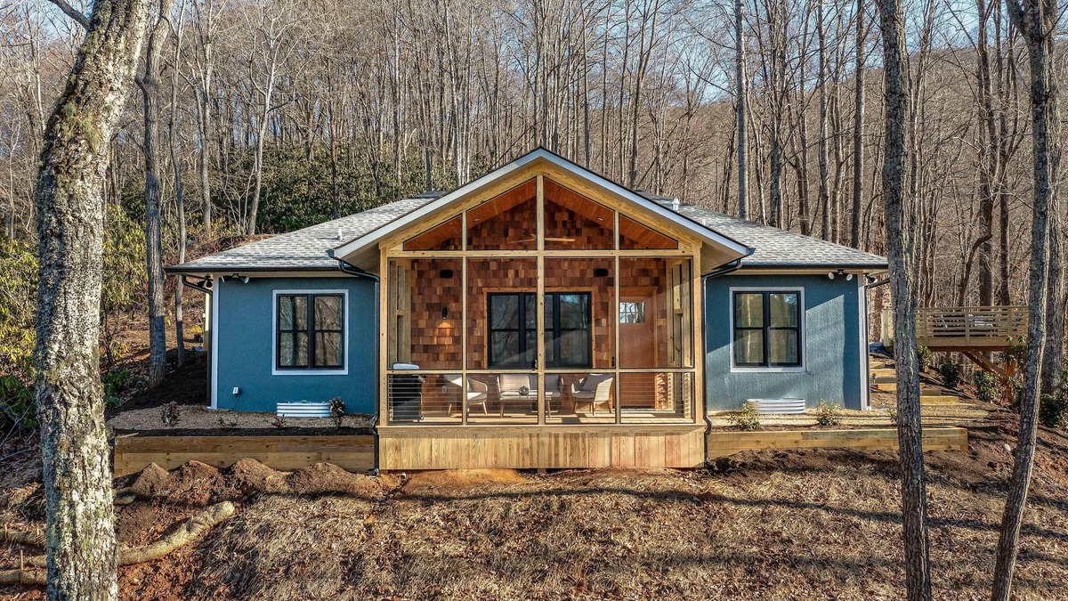 Swannanoa Cottage | Little Bee Woods