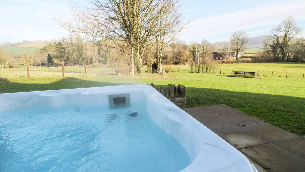 Newcastle-on-Clun Cottage | Little Bicton
