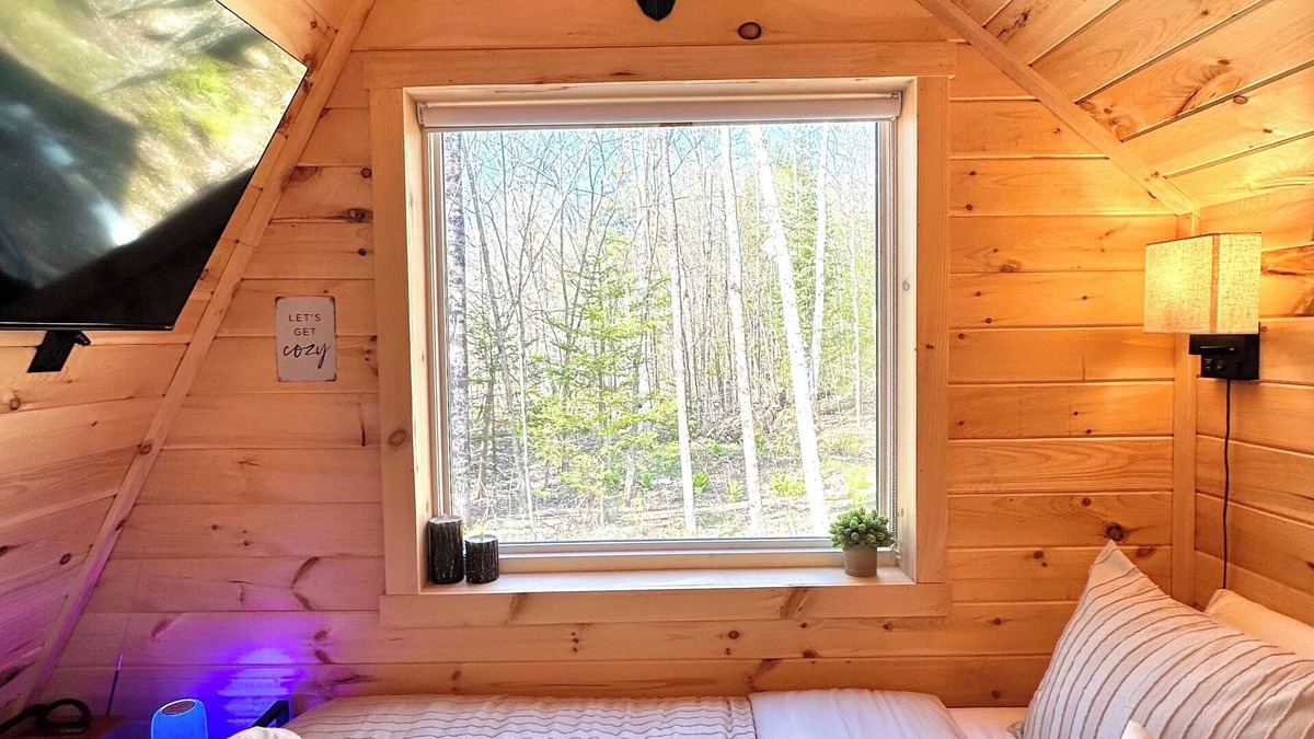 Athol Cabin | Little Black Aframe by the Brook- 5m to Waterfall