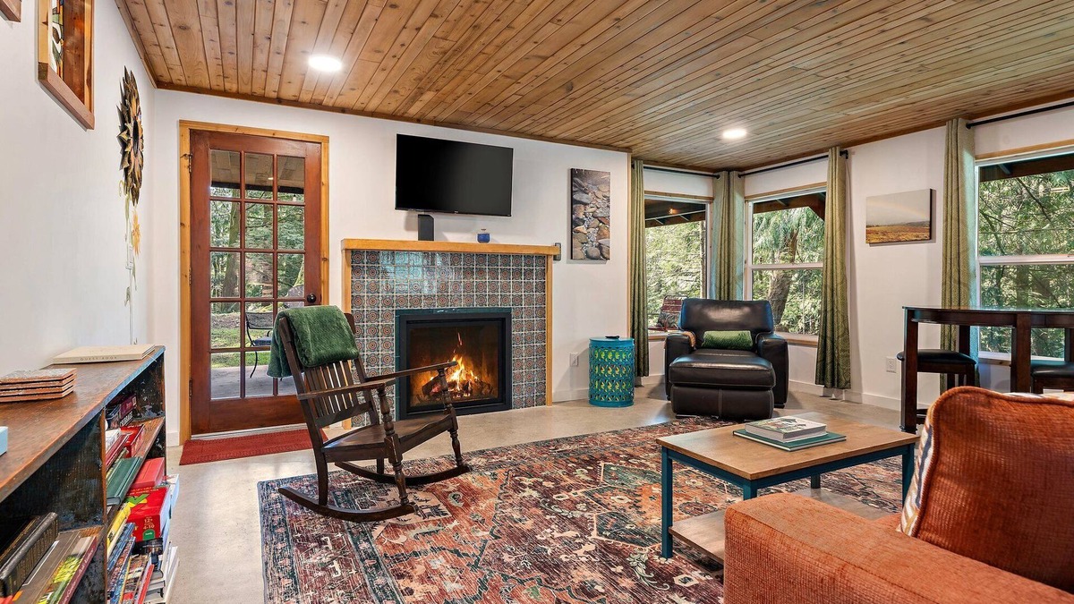 Sudden Valley House | Little Blue by Gather | King Beds, Garden Views, Trails Nearby