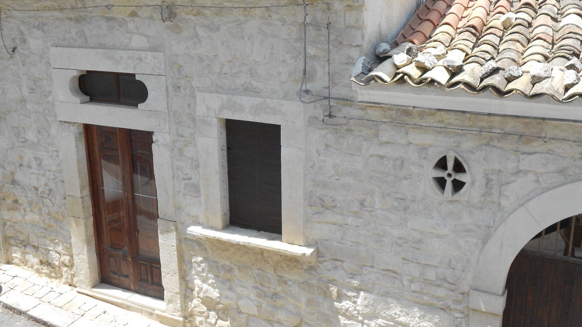 Comiso House | little blue holiday home comiso