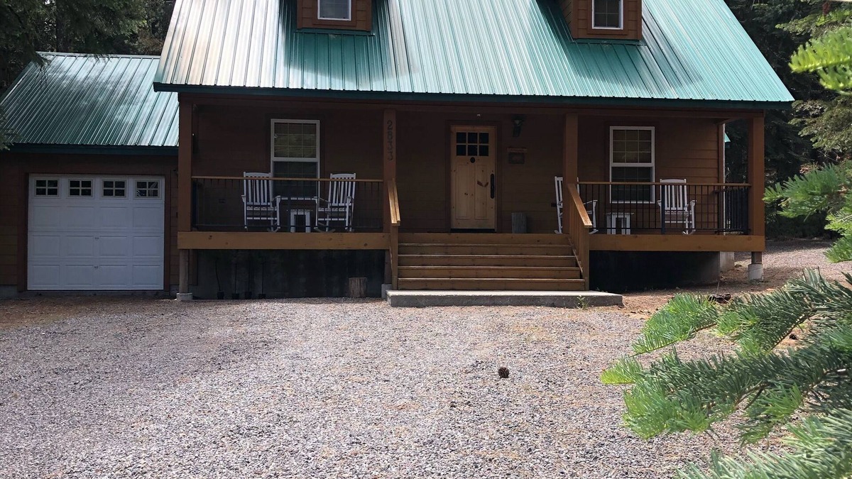 Prattville Cabin | Little Cabin in the Woods