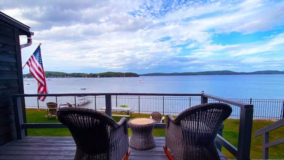 Colchester Cabin | Little camp w/ Private Beach, Beach Toys & Large Yard