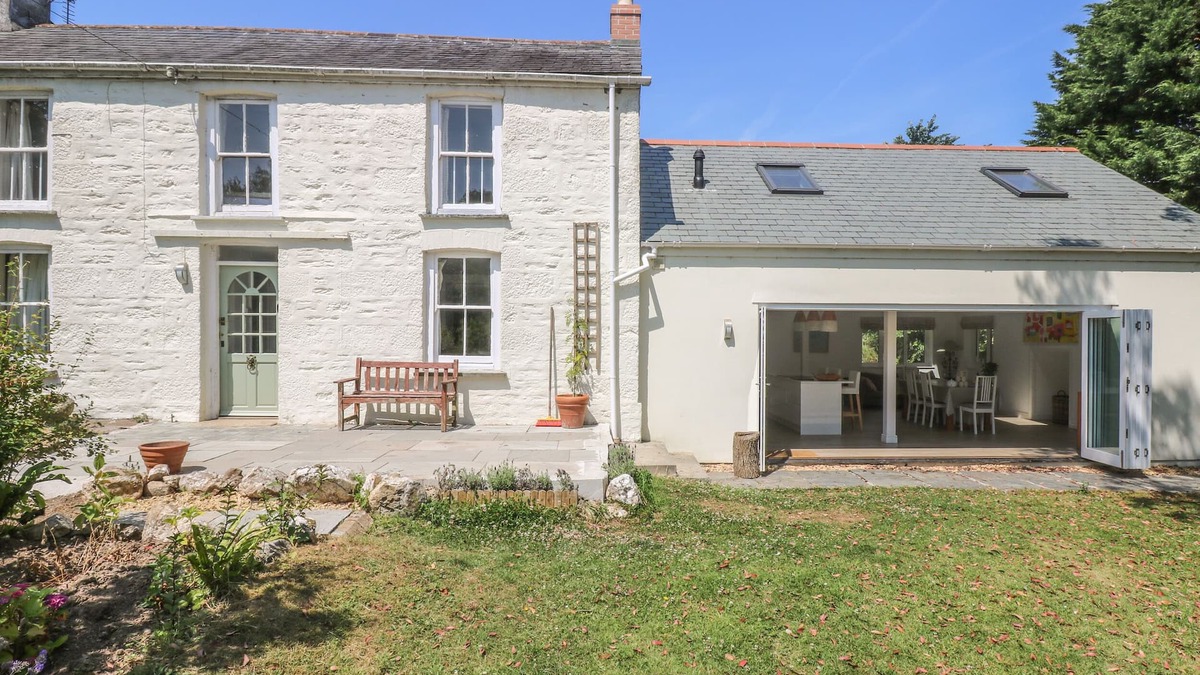 Truro Cottage | LITTLE CHYCOOSE, pet friendly, country holiday cottage in Truro