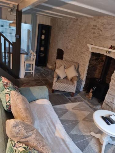 Pontypridd House | Little Cottage, Big Character