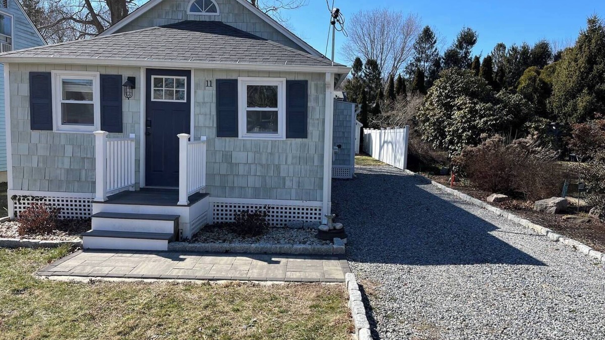 Saybrook Manor Cottage | Little Cottage of Gratitude Saybrook Manor walk to beach