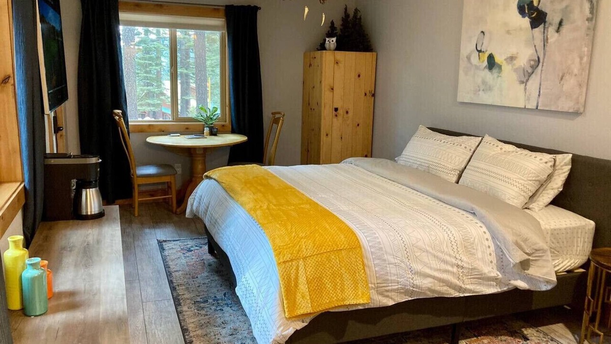 Peninsula Village Cabin | Little Dipper - Couples Getaway! NO AirBnB FEEs!
