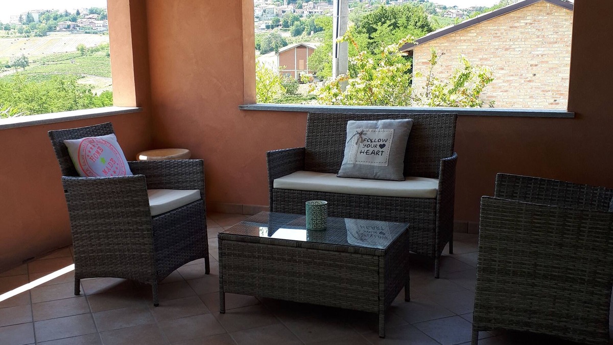 Agliano Terme House | LITTLE FROG on UNESCO Piedmont Langhe Monferrato WINE HILLS. Garden BBQ pingpong