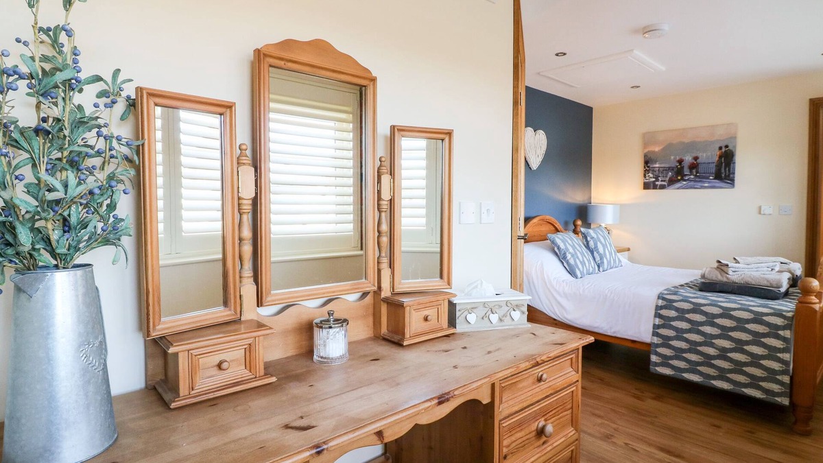 Uttoxeter Cottage | Little Gem