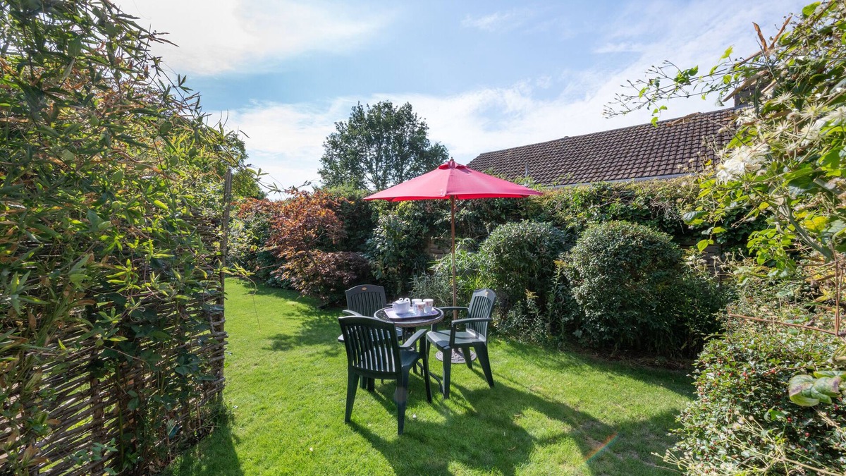 Saxmundham House | Little Glebe - Two Bedroom House, Sleeps 3