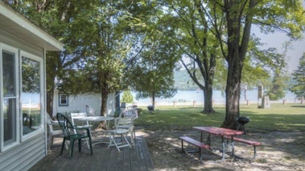 Empire Cottage | Little Glen Lake Cottage - Glen Arbor/Sleeping Bear Dunes Area