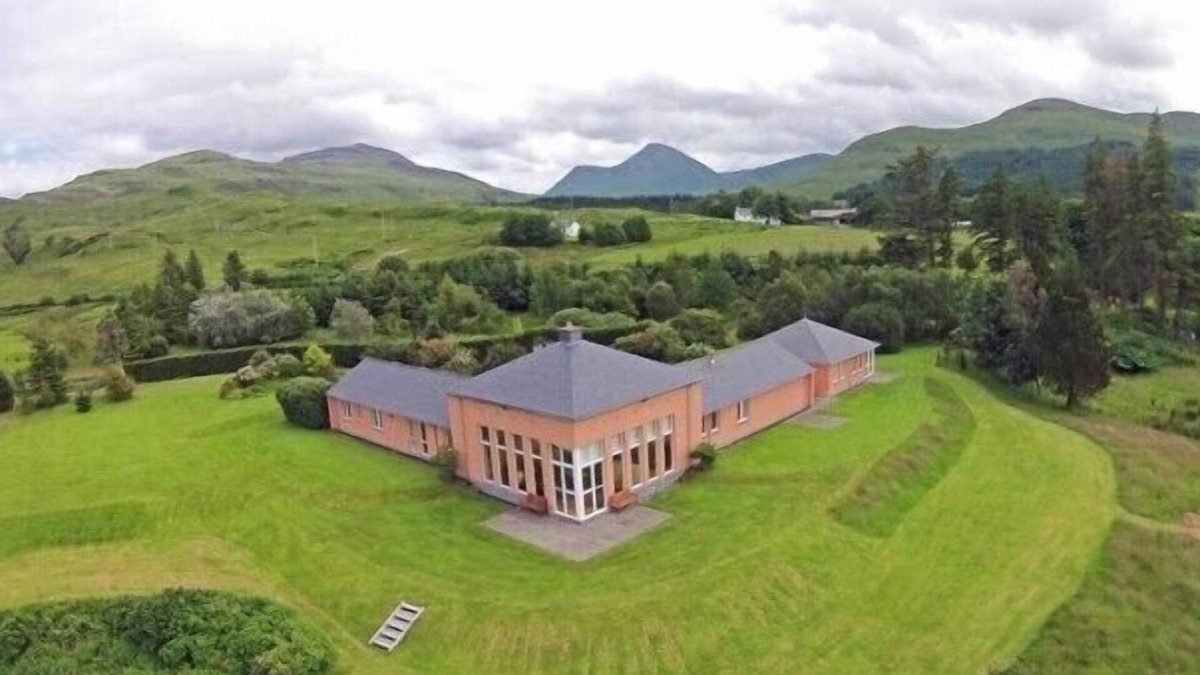 Gruline Cottage | LITTLE GLENFORSA, family friendly in Salen, Isle Of Mull