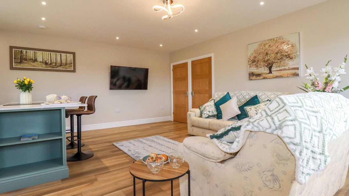 Illogan Cottage | LITTLE HILLSIDE, romantic, character holiday cottage in Redruth