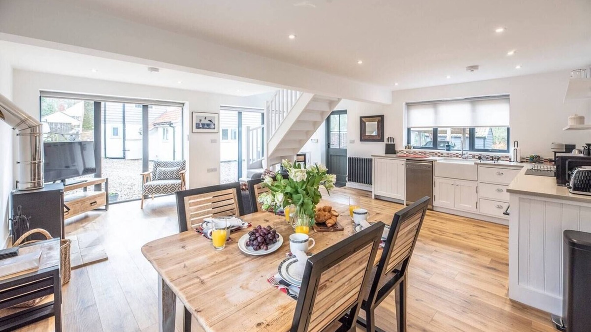 Saxmundham House | Little Honey Pot, Benhall
