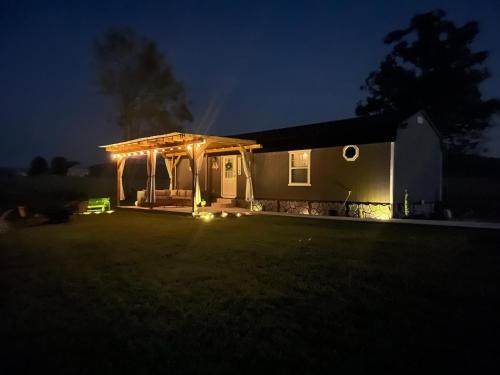 Oneida House | Little House by the Pond