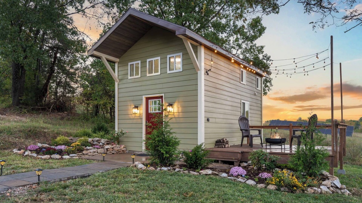 Ozark Apartment | Little House in the Big Woods
