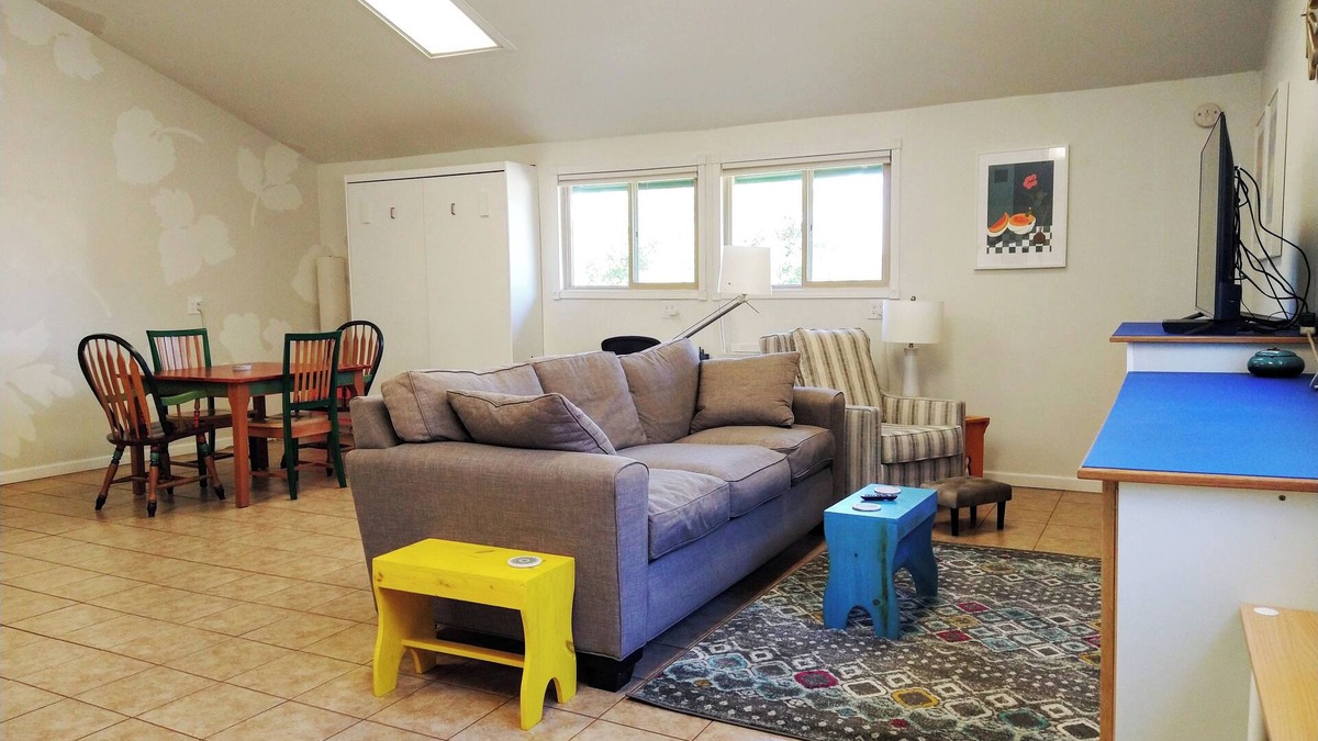 White Salmon House | LITTLE HOUSE on the HILL - Gorge Getaway Home Base